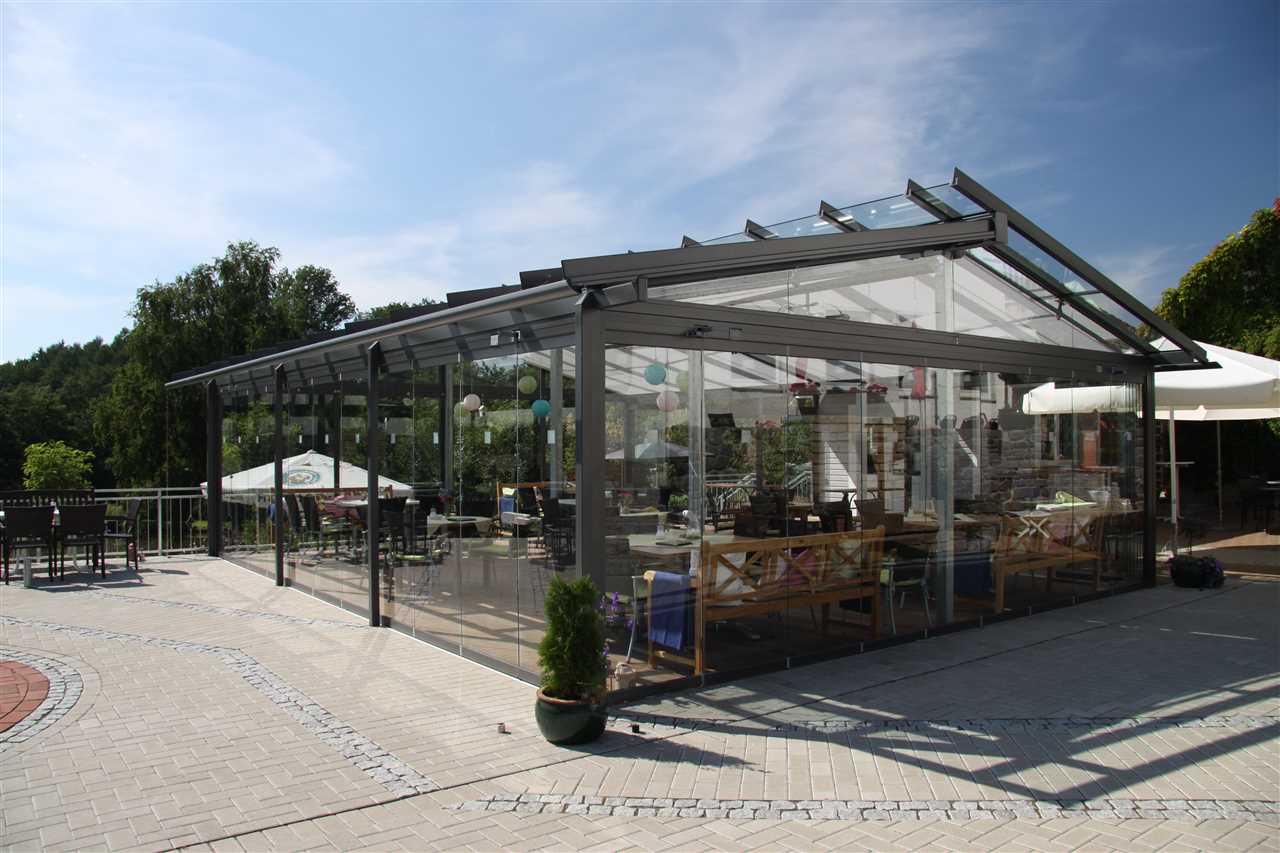 Solarlux Gastronomie Biergartenüberdachung Atrium 2